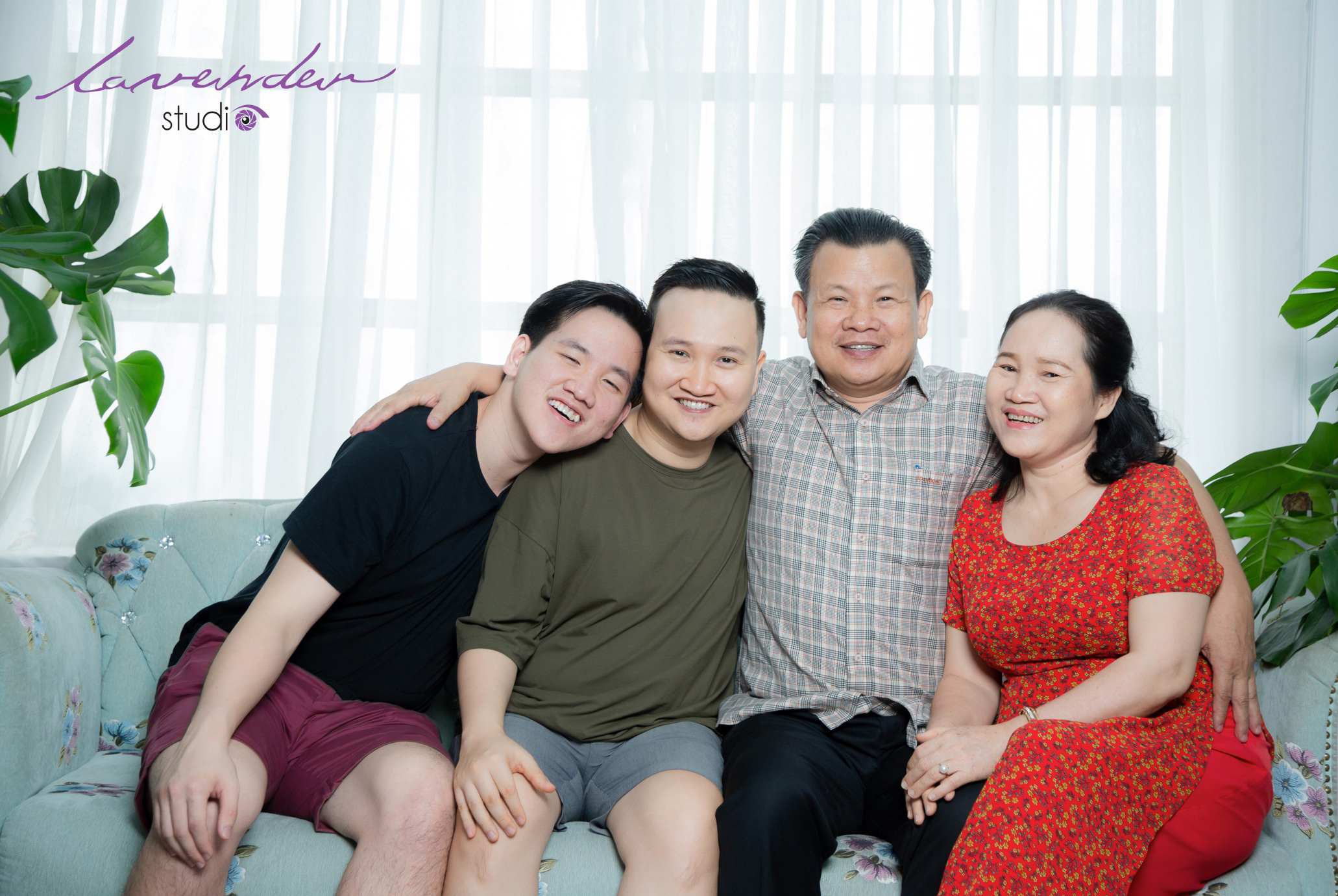 Studio chụp ảnh gia đình giá rẻ ở Đà nẵng- Lavender Wedding