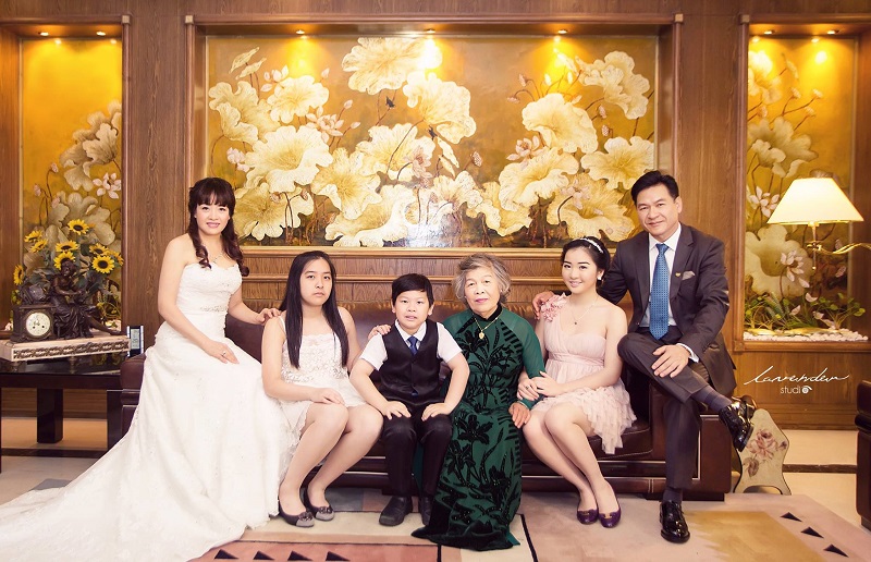 Studio chụp ảnh kỷ niệm ngày cưới cùng gia đình ở Đà Nẵng