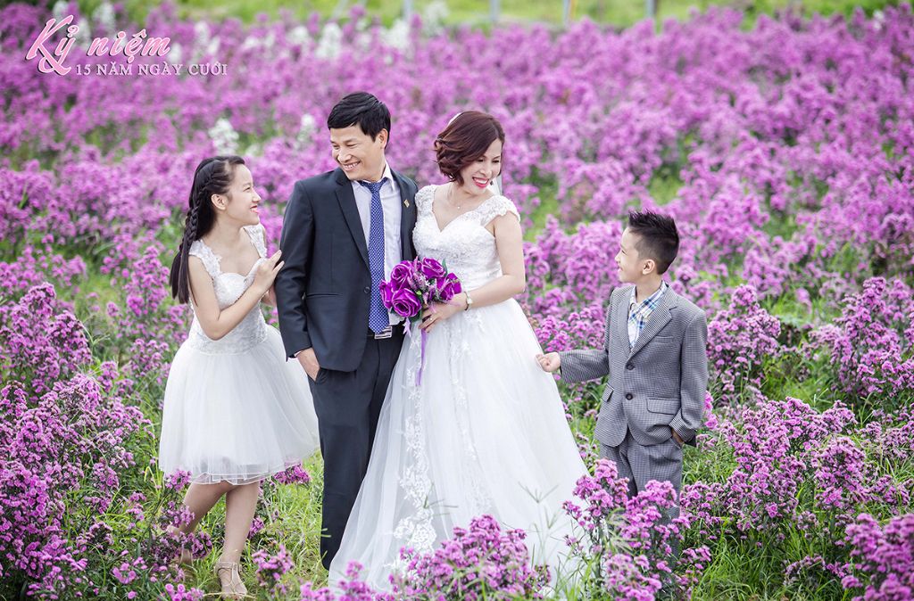 Chụp ảnh kỷ niệm cưới tại cánh đồng lavender studio Đà Nẵng